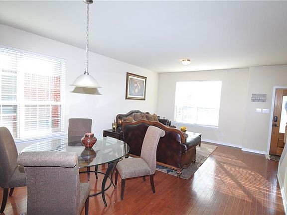 2nd image of 2679 Lake Ridge Dr