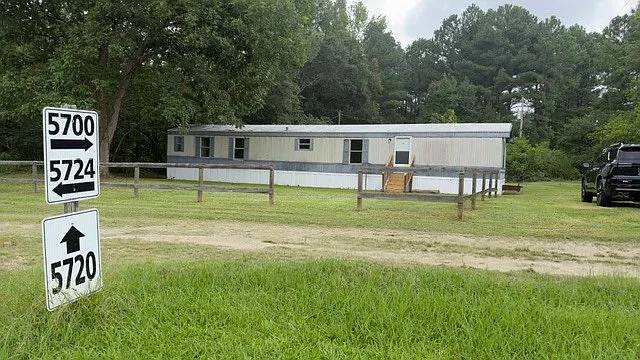 5700 Stone Whitley Rd — Photo 1