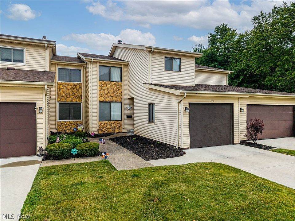 1st image of 376 Deepwood Dr #376