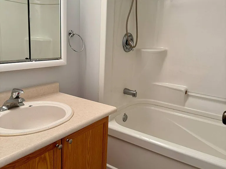 52 Walter St — Photo 7