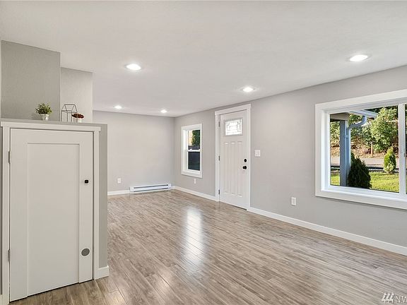 4th image of 1118 Poindexter Ave