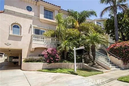 2 bed, 2.5 bath, 1638 sqft, $4,875 — Photo 1