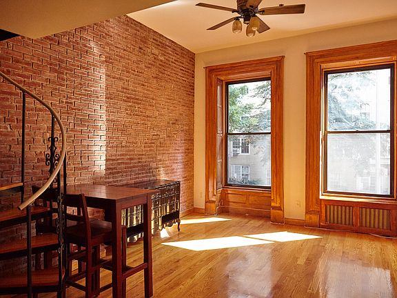 3rd image of 319 W 76th St APT 4