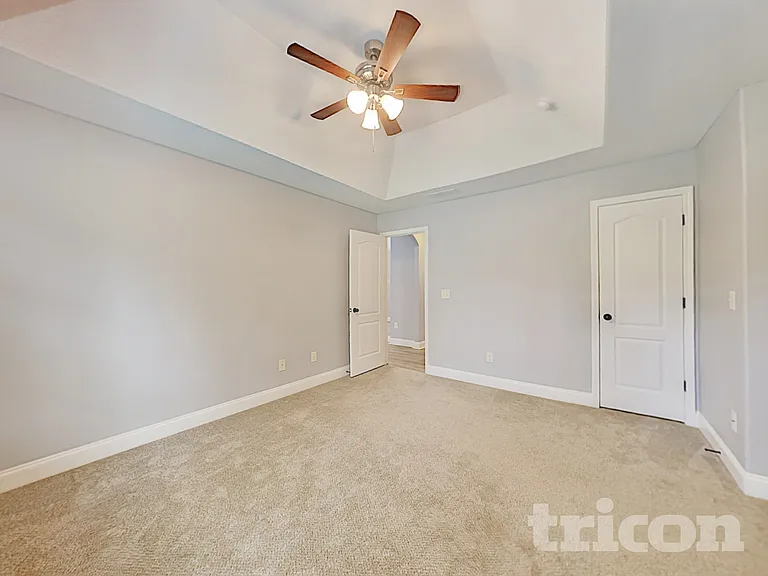 527 Embassy Walk — Photo 13