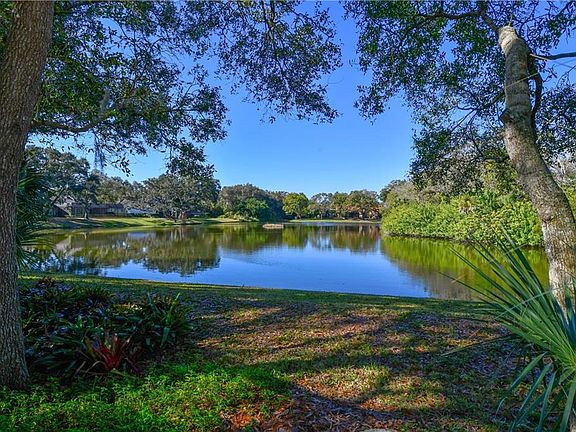 5th image of 4258 Woodview Dr