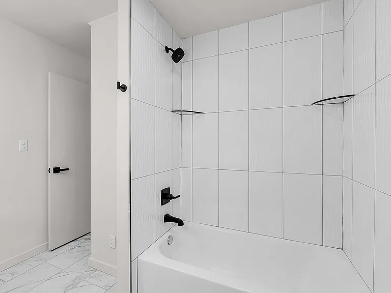 1414 S West Ave — Photo 18
