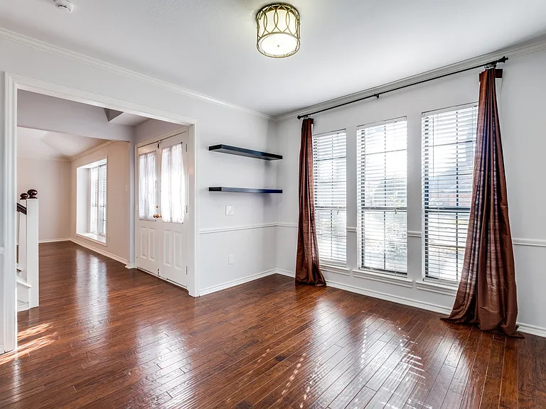 6611 Mimms Dr — Photo 3