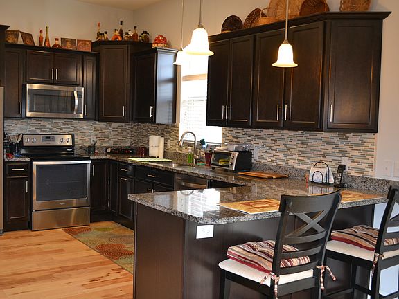 Kitchen with Breakfast Bar