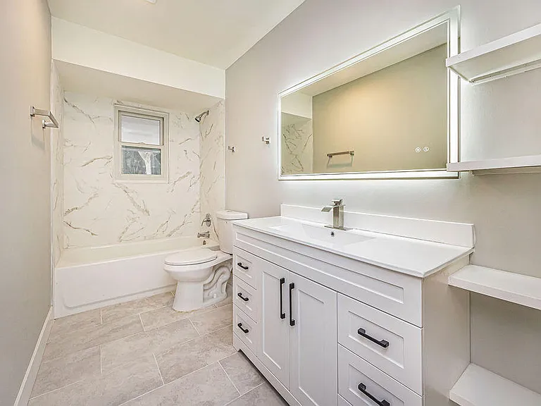 300 Riomar Dr — Photo 32