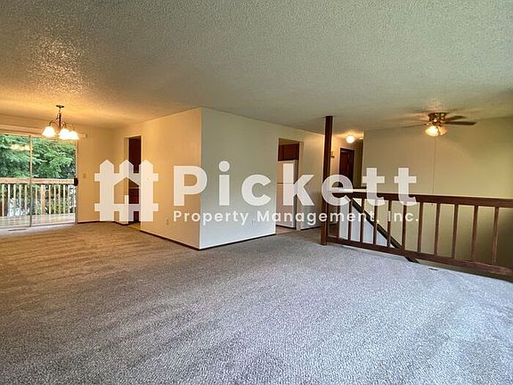5th image of 7955 NE Double Hitch Ct