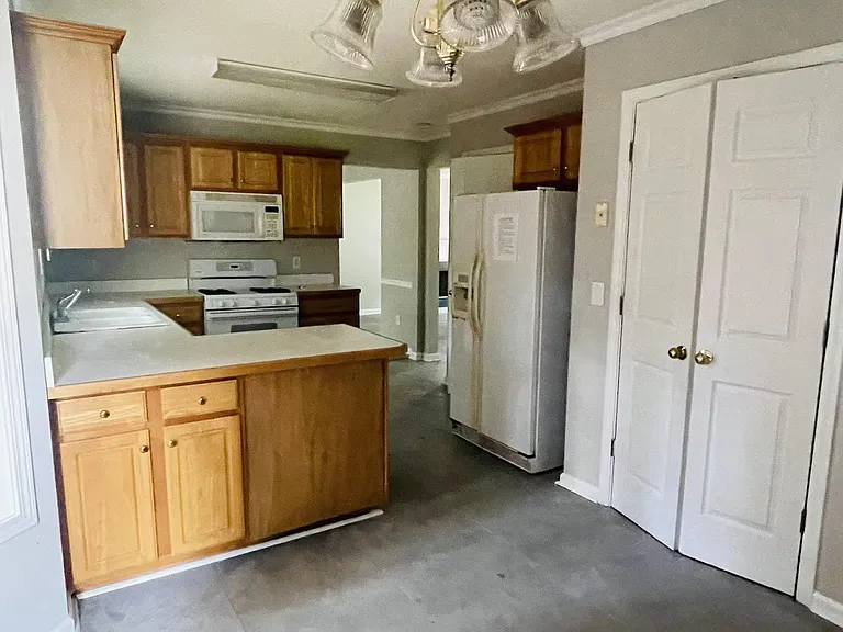 345 Shadetree Ln — Photo 15