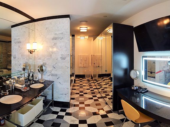 5th image of 1645 N Vine St #909