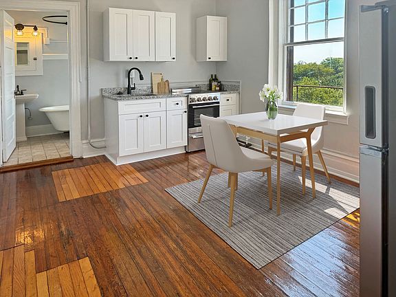 2nd image of 420 Market St #0B-1Ba-352Sqft