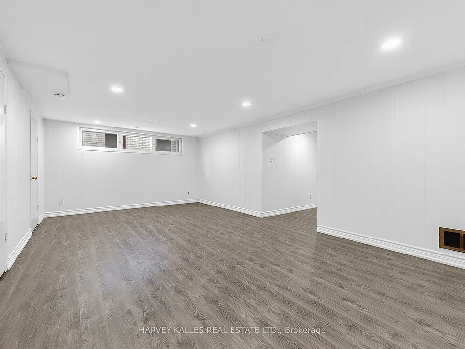 16 Terrydale Dr #BASEMENT