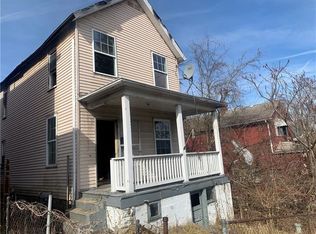 918 Chestnut St, Duquesne, PA 15110