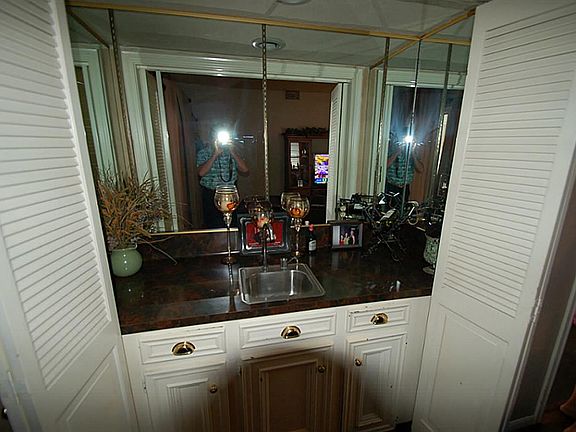 WET BAR