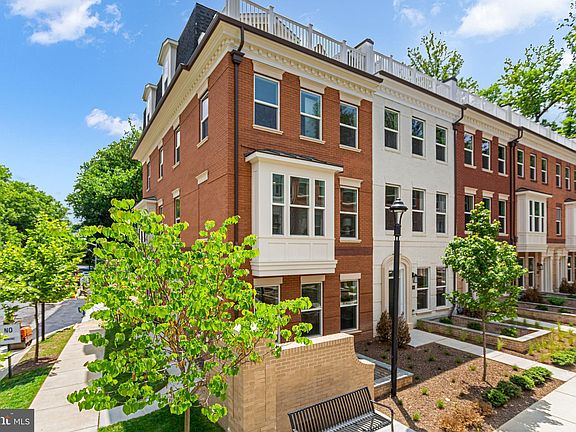 2nd image of 10266 Grosvenor Pl