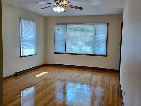 3rd image of 1215-17 Burton St #1215
