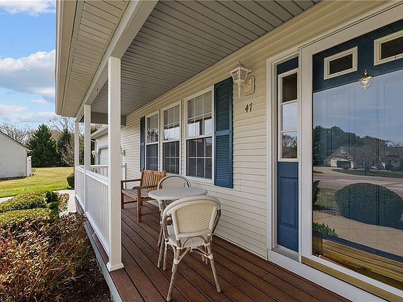 4th image of 47 Blossom Ct