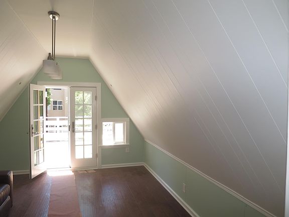 5th image of 10624 Bloomfield St #A