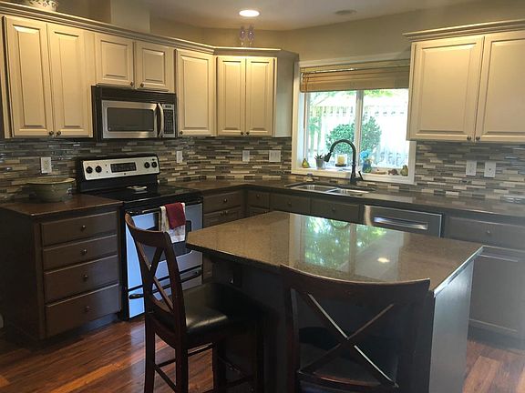 4th image of 1612 SE 187th Pl