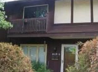 3229 W Lake Ave, Glenview, IL 60026