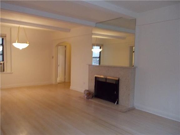 3rd image of 339 E 58th St APT 8A