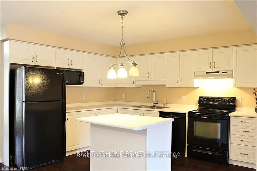 4 bed, $2,750 — Photo 2