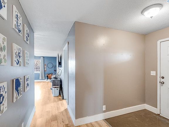 5th image of 4004 W Deschutes Ave