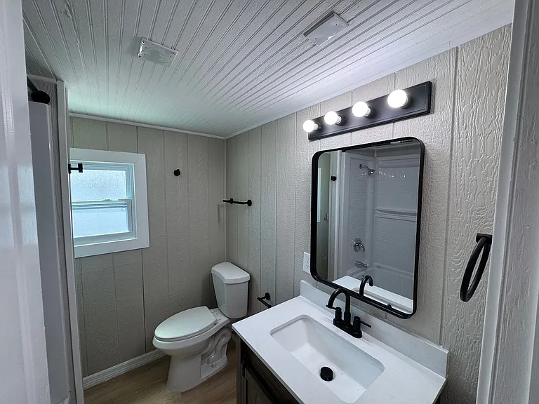 512 51st Avenue Dr W — Photo 17