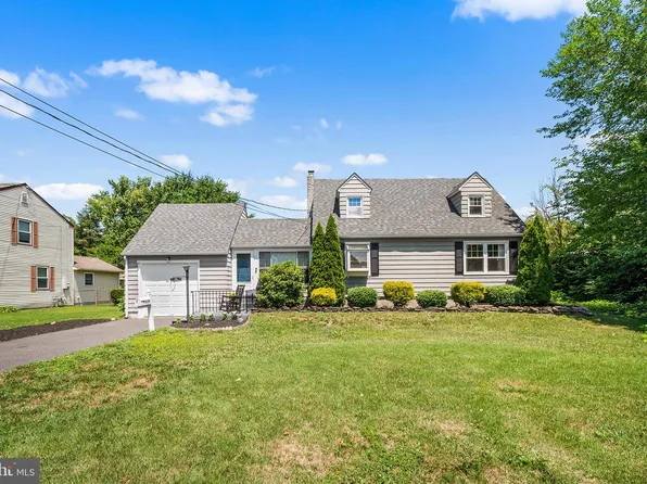 310 Peachtree Ln, Delanco, NJ 08075