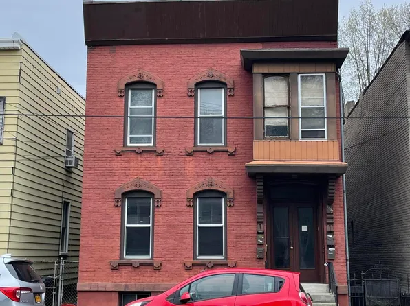 2332 Broadway, Watervliet, NY 12189