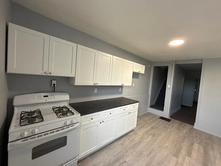 229 S Penn St — Photo 3