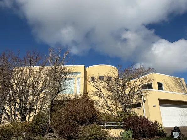 8509 NW Hazeltine St, Portland, OR 97229