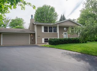 11912 Highland View Cir, Burnsville, MN 55337