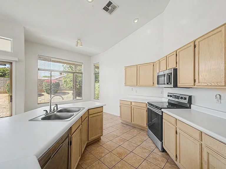 4432 E Meadow Dr — Photo 14