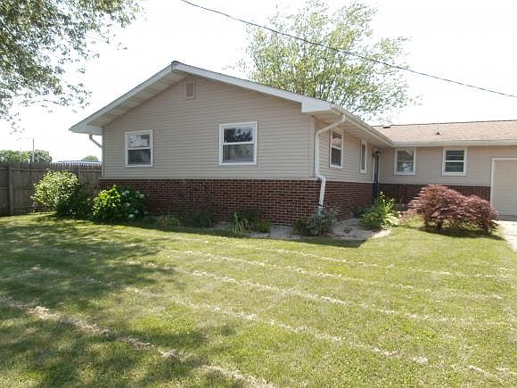 1st image of 1322 Montgomery Dr