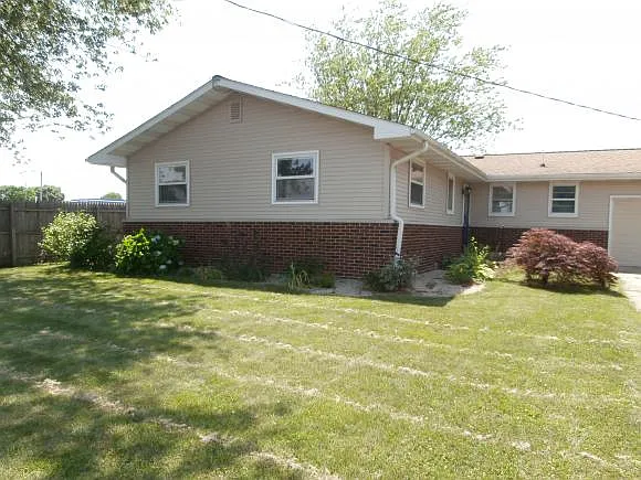 1322 Montgomery Dr photo 1