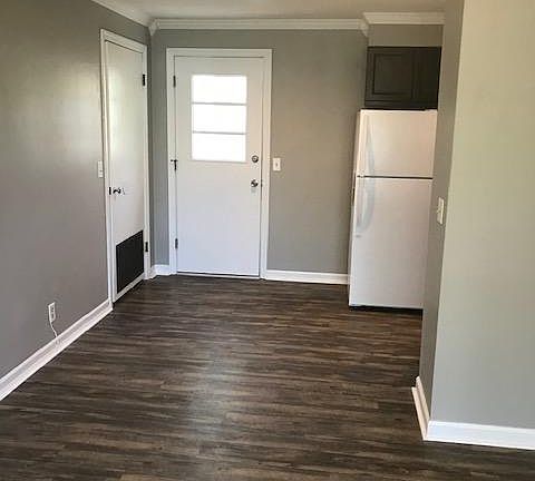 4th image of 1631 Farmer Ave #A