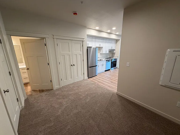 Lincoln St. Apartments — Photo 9
