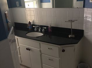 338 SW Woodlawn Ave, Topeka, KS 66606