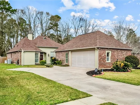 12513 Winter Ridge Dr, Walker, LA 70785