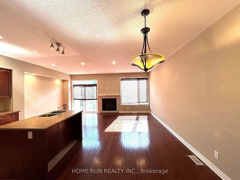 862 Fletcher Cir — Photo 3