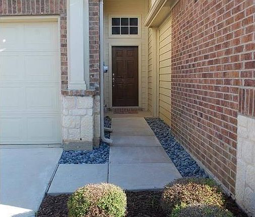 2nd image of 945 Wellington Dr