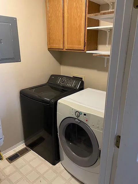3 bed, 1200 sqft, $1,800 — Photo 2