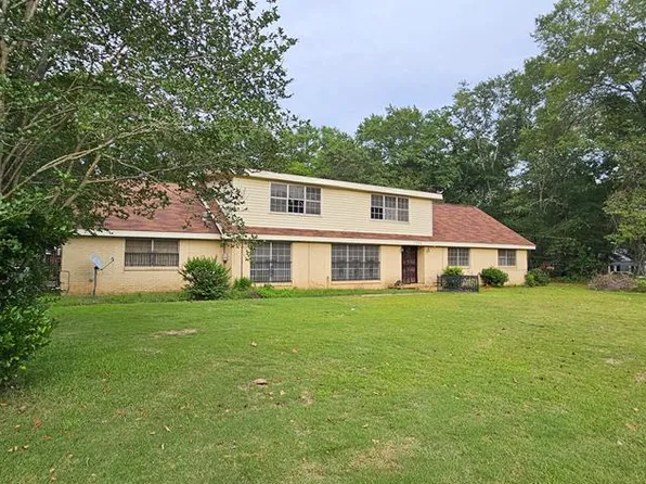 1594 Denton Rd, Dothan, AL 36303