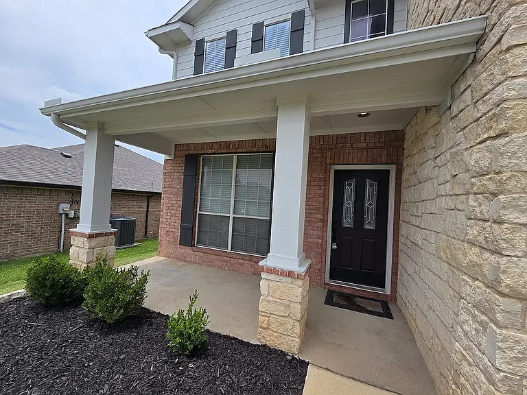 625 Manchester Dr — Photo 4