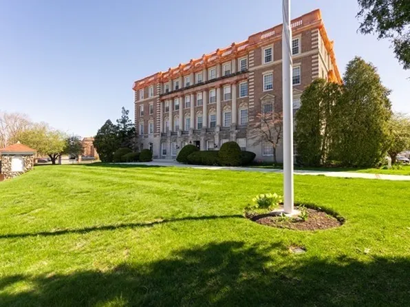 16 Balmoral St Unit 410, Andover, MA 01810