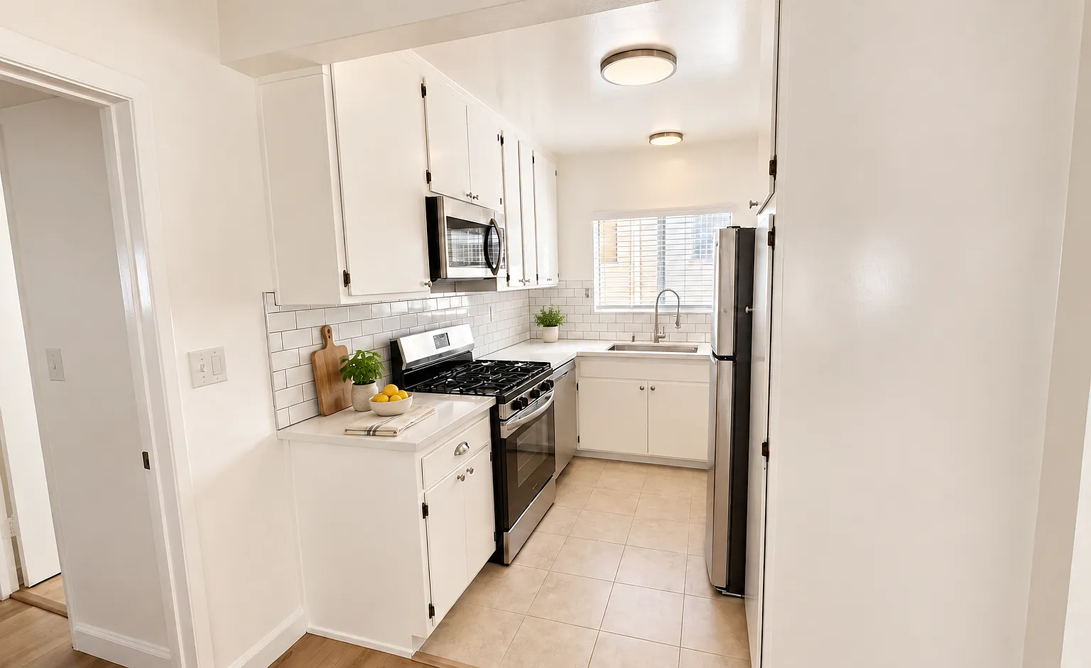 2 bed, 1.5 bath, 950 sqft, $3,350 — Photo 4