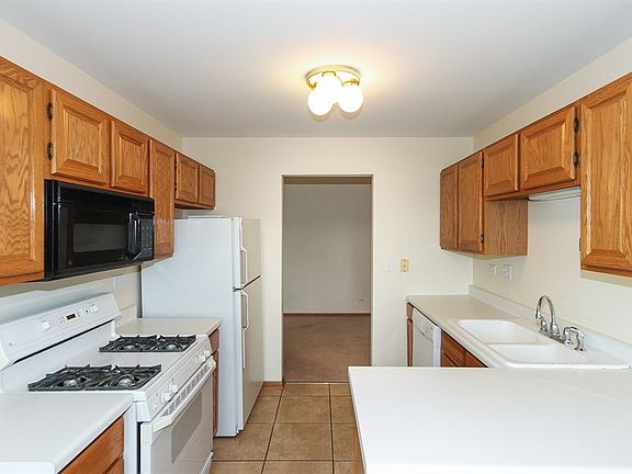 3rd image of 1540 Thornfield Ln APT 7